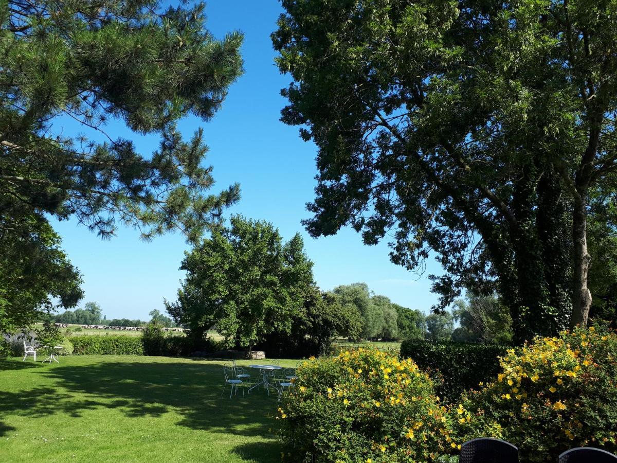 Manoir De La Ville Marie Hirel Bagian luar foto