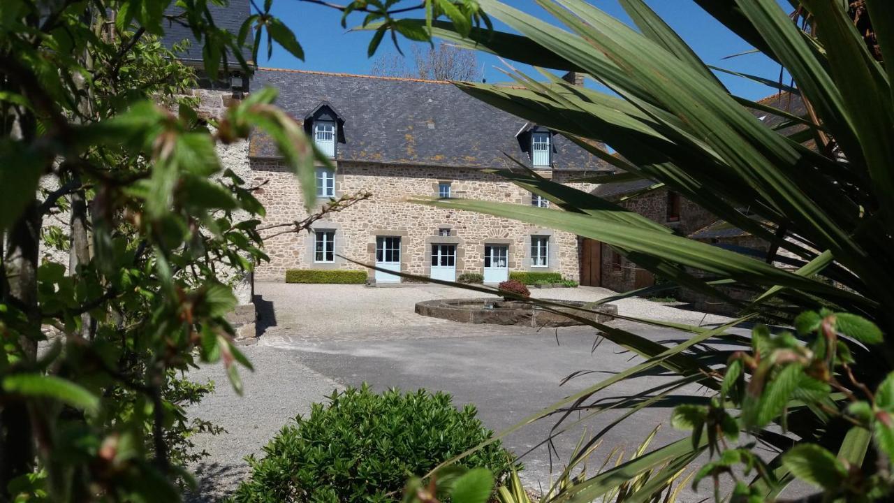 Manoir De La Ville Marie Hirel Bagian luar foto