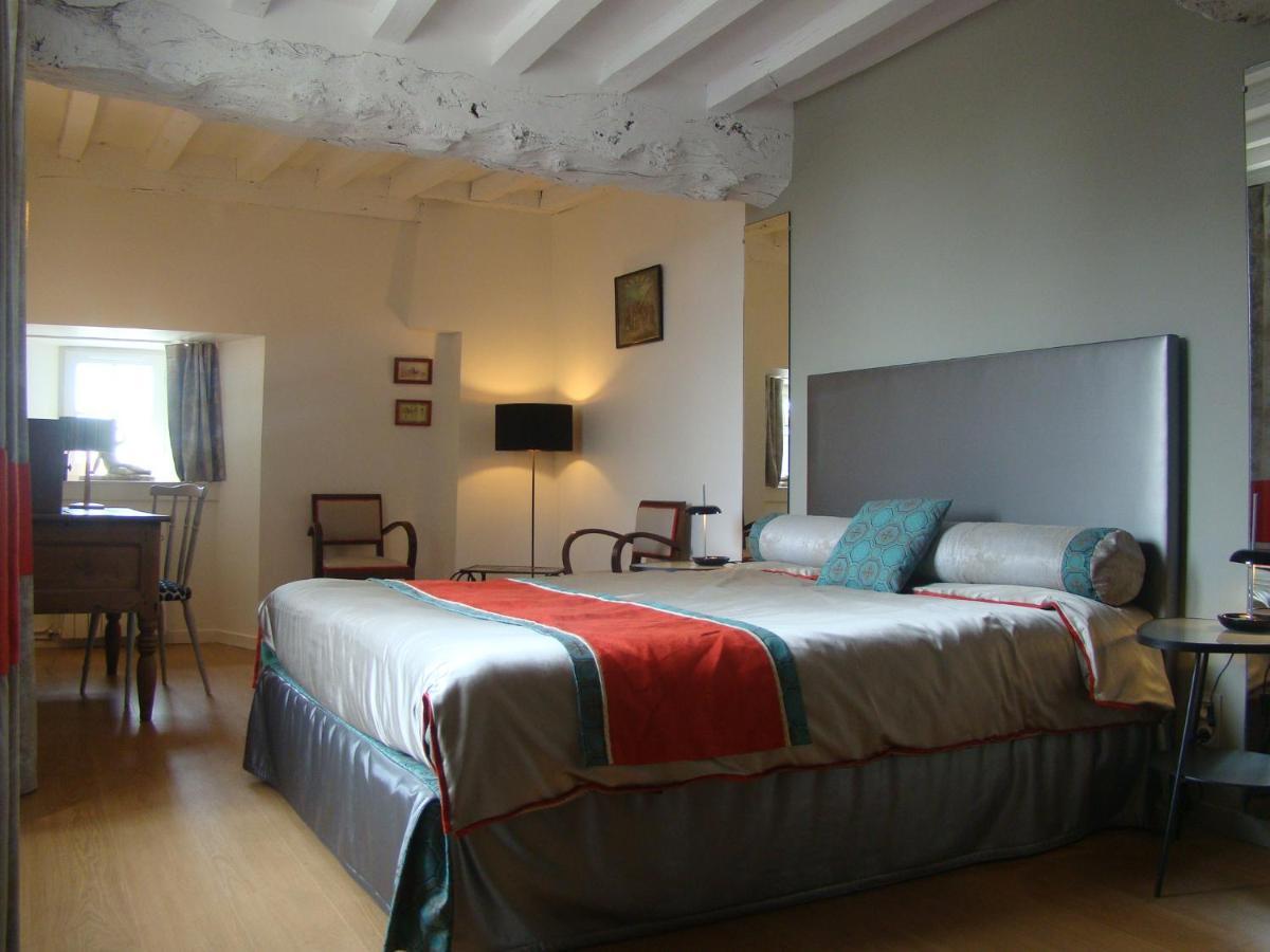 Manoir De La Ville Marie Hirel Bagian luar foto